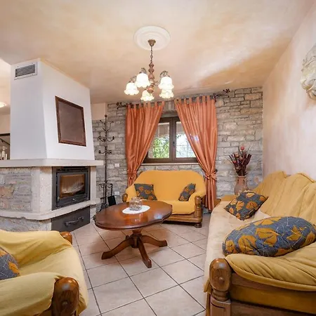 Dom wakacyjny House Kovaci Kaštelir