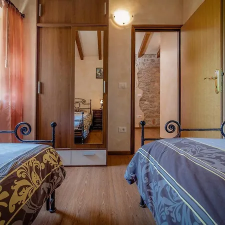House Kovaci * Kaštelir